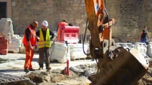 Lucrările de construcţii au crescut în volum cu 27%